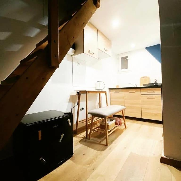 Velestinou Private Maisonette Apartment Athens Exterior photo